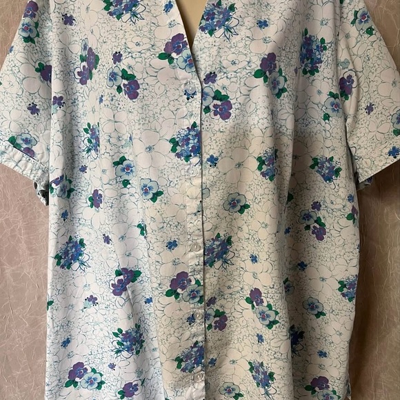 Floral Women's Top - White and Purple - Picture 2 of 9